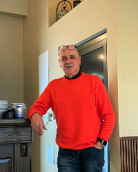 Foto von 
Warning: Undefined array key 